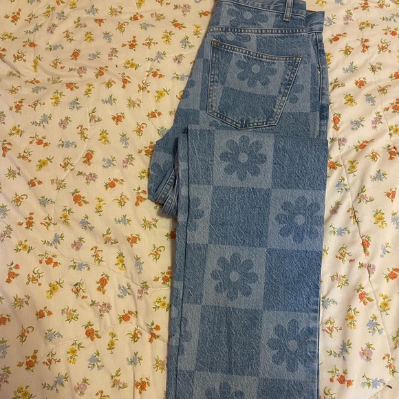 Asos cotton blend ‘90s straight leg jean in laser floral - Picture 5 of 8